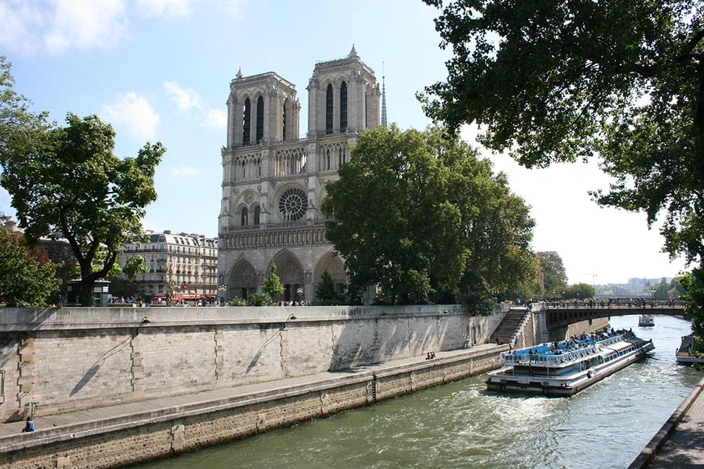Private jet to Paris